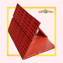 Load image into Gallery viewer, Plastic Portable Event Flooring-Red (Price per sqm)

